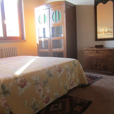 La Maison Rouge Bed & Breakfast *