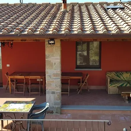 La Maison Rouge Bed & Breakfast